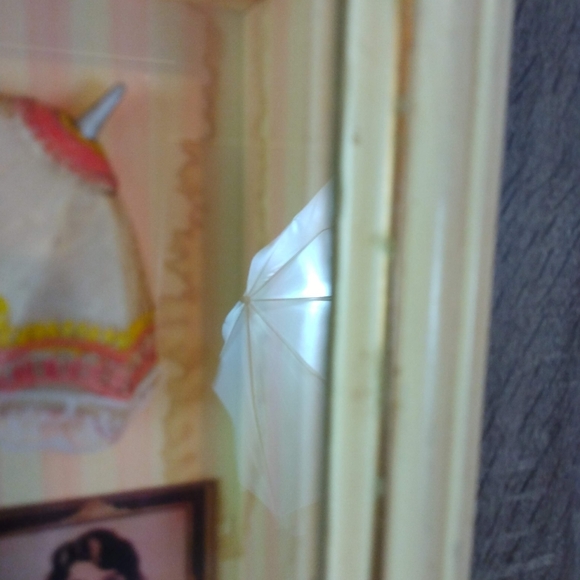 Arister Gifts Inc Cream/Gold Vintage Lady ShadowBox - Picture 8 of 15